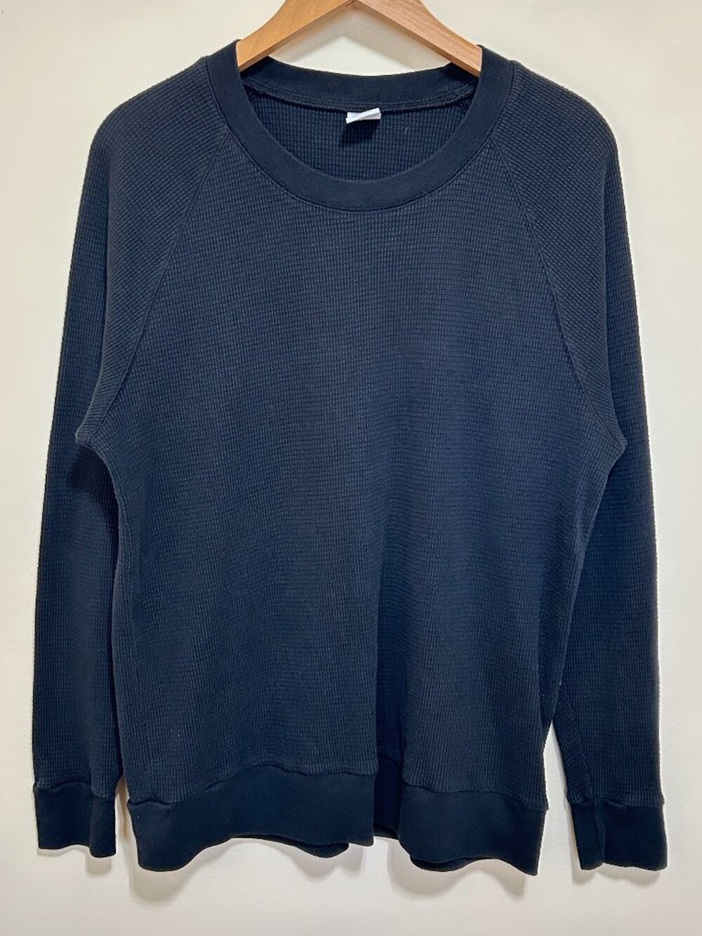Aritzia TNA Waffle Raglan Longsleeve Top Black Size L